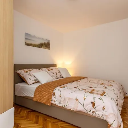 Bernard Old Town Apartment